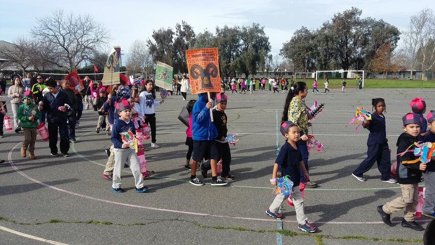 Happy Lunar New Year!!

The students gather together to celebrate the new Lunar year. 
